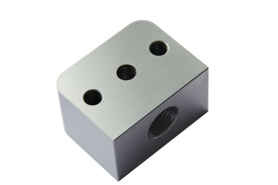 El dispositivo de seguridad plástico del moldeo por inyección de las piezas de automóvil de la inyección que diseñaba moldeo por inyección piezas